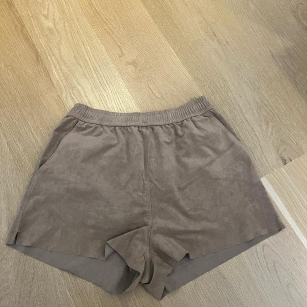 Wilfred Taupe Shorts
